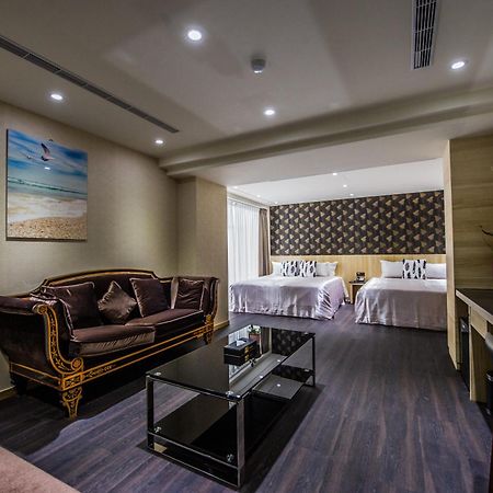 Red Hotel Yuanlin Bagian luar foto