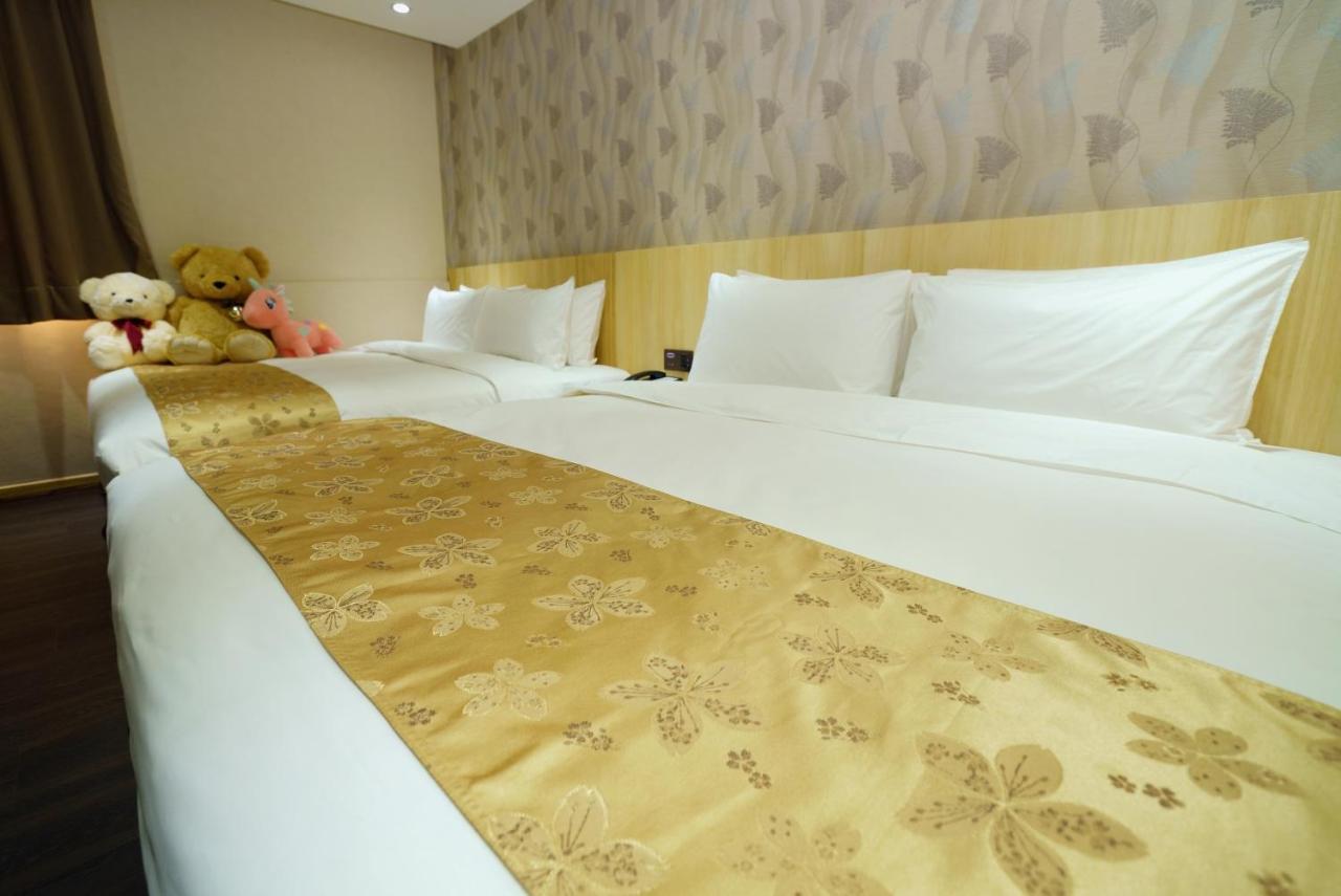 Red Hotel Yuanlin Bagian luar foto