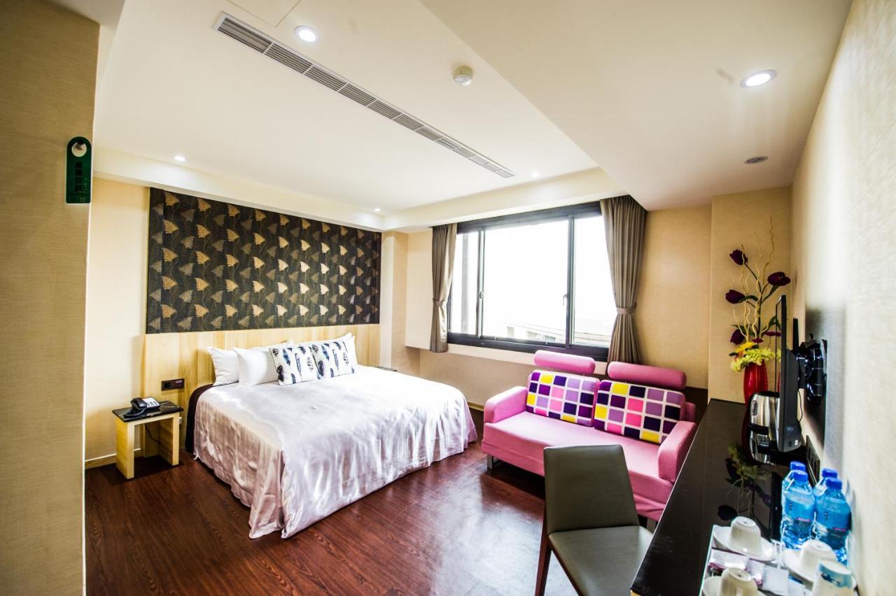 Red Hotel Yuanlin Bagian luar foto