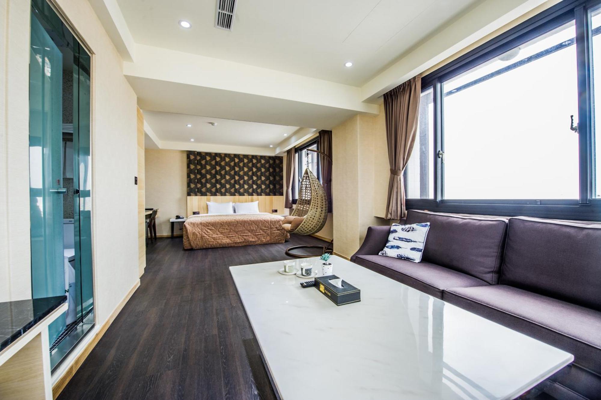 Red Hotel Yuanlin Bagian luar foto