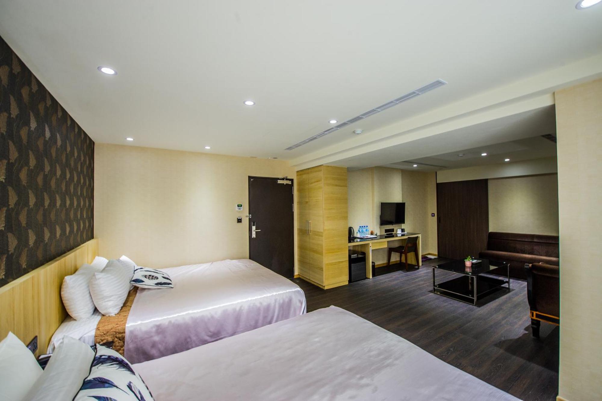 Red Hotel Yuanlin Bagian luar foto