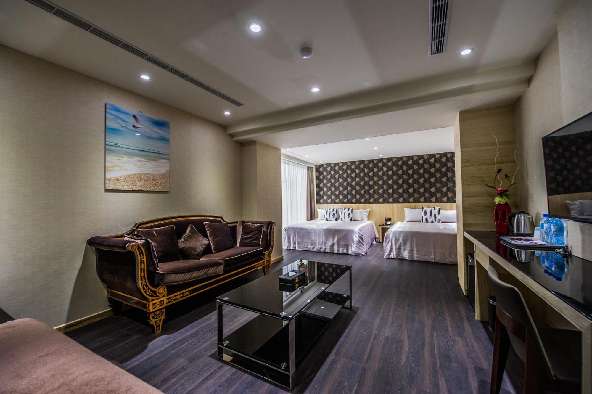 Red Hotel Yuanlin Bagian luar foto